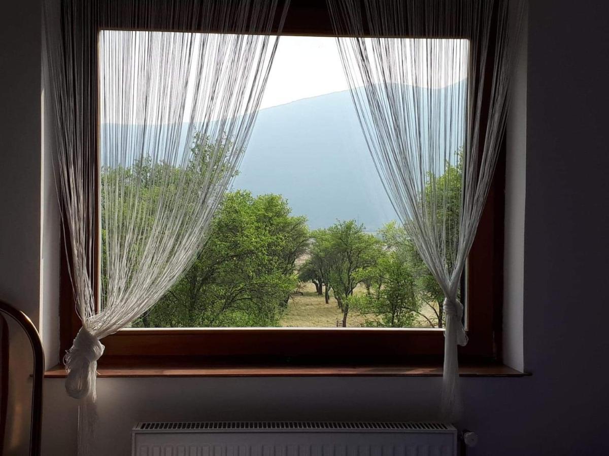 Rooms Vuksa Donji Lapac Kültér fotó