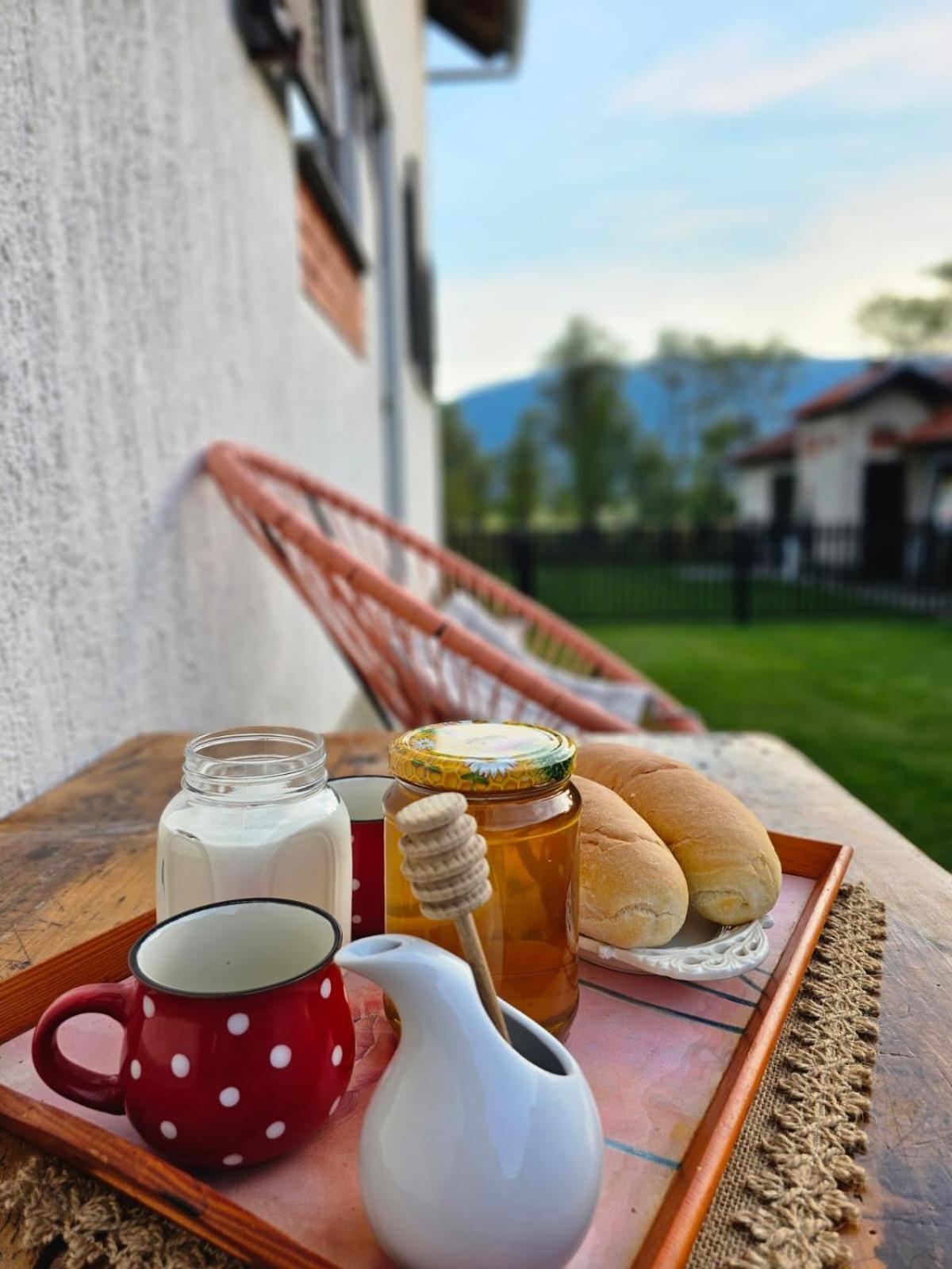 Rooms Vuksa Donji Lapac Kültér fotó