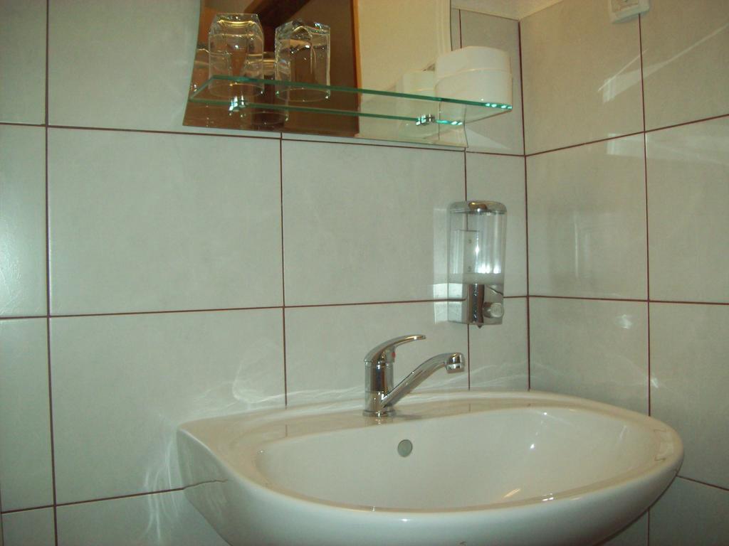 Rooms Vuksa Donji Lapac Szoba fotó